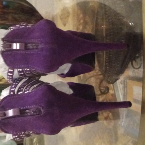 Fabulous Rhinestone 6 inch Suede Purple Stilettos - Picture 4 of 13